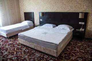 Гостиница Petrovsky Prichal Luxury Hotel&SPA Ростов-на-Дону Стандартный трехместный номер-1